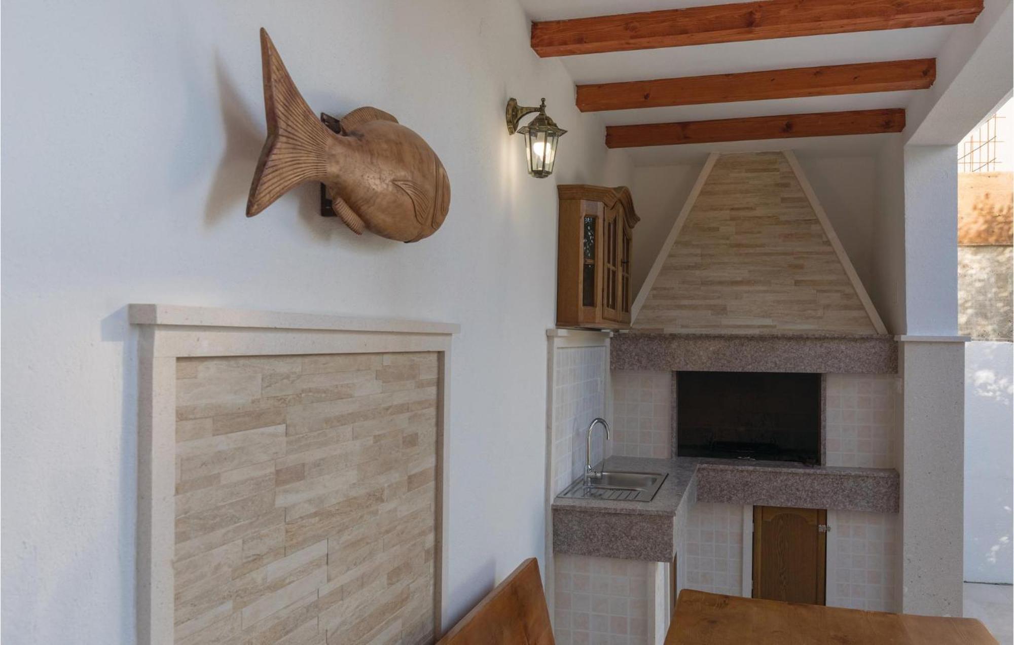 1 Bedroom Amazing Apartment In Komarna Klek Bagian luar foto